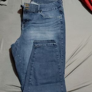 Torrid Light Wash Jeggings 22T